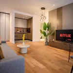 Apartment Exclusive 1br In One Cotroceni Bukarest