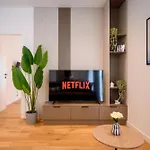 Exclusive 1br In One Cotroceni Бухарест