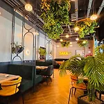 Exclusive 1br In One Cotroceni Бухарест