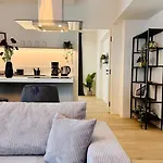 Апартаменти Exclusive 1br In One Cotroceni Бухарест